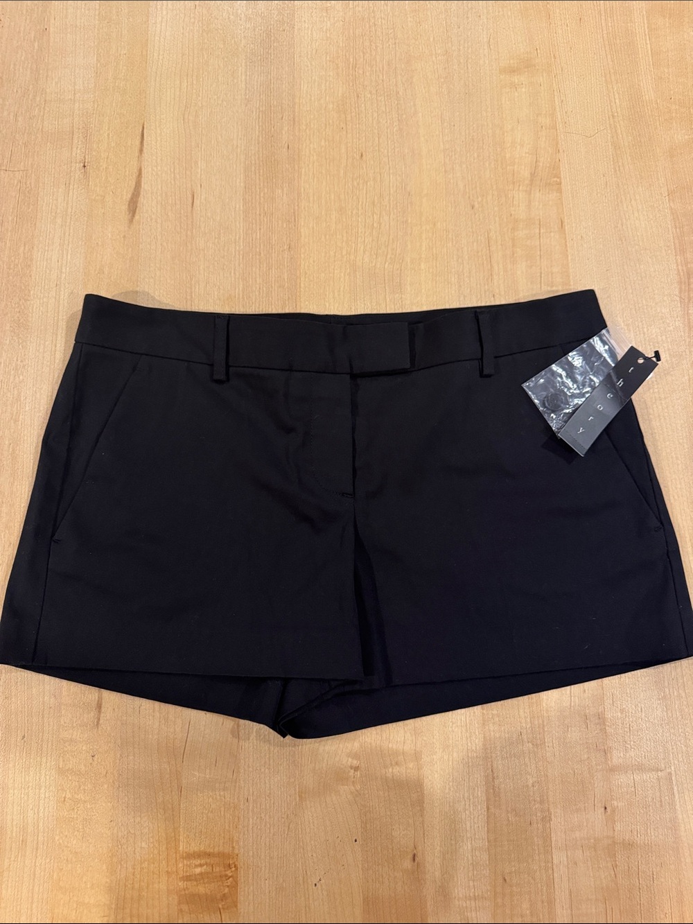 NWT Theory Black Bennie Shorts. S10. Perfect for Summer!